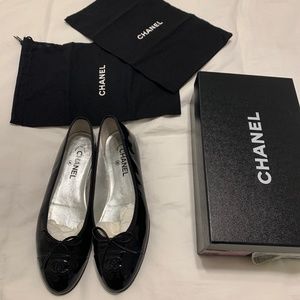 Chanel 2011 ballet flats, black patent 41.5